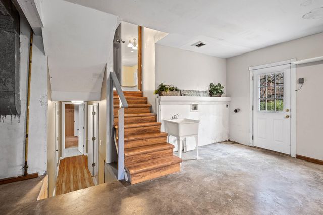 5385 N CLEARVIEW RD, Columbia, MO 65202