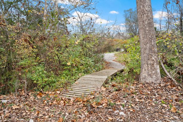 5385 N CLEARVIEW RD, Columbia, MO 65202