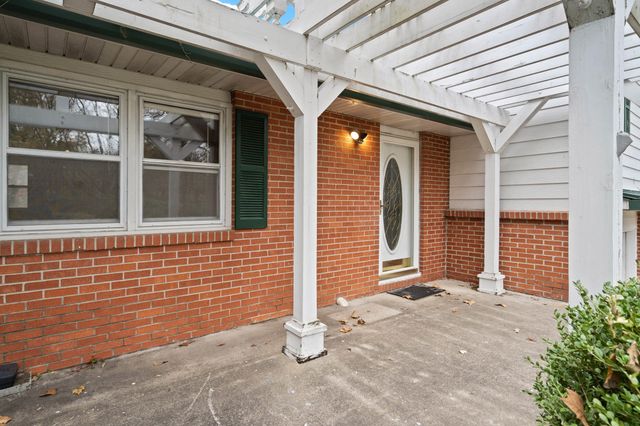 5385 N CLEARVIEW RD, Columbia, MO 65202