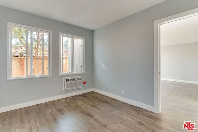 11472 VENTURA E, Studio City (los Angeles), CA 91604