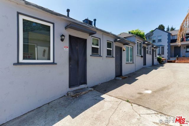 11472 VENTURA E, Studio City (los Angeles), CA 91604