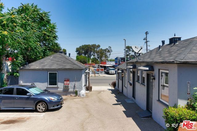 11472 VENTURA E, Studio City (los Angeles), CA 91604