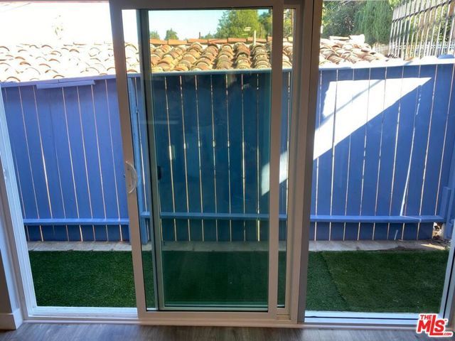11472 VENTURA E, Studio City (los Angeles), CA 91604