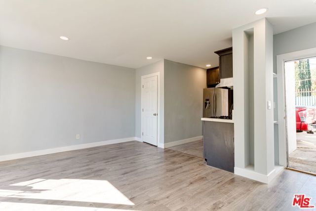 11472 VENTURA E, Studio City (los Angeles), CA 91604