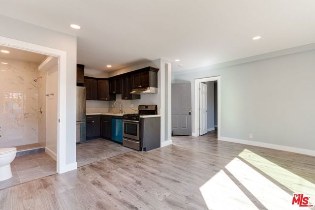 11472 VENTURA E, Studio City (los Angeles), CA 91604