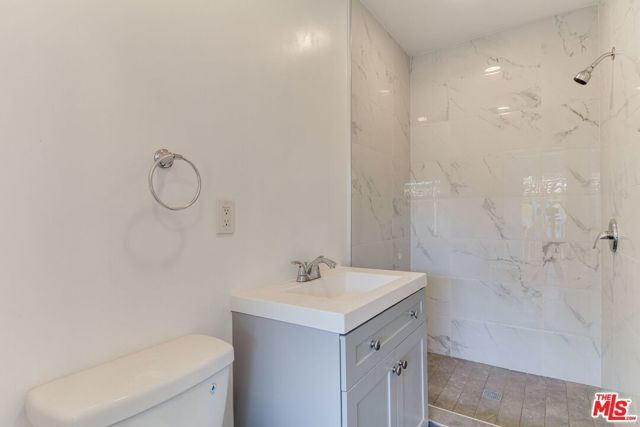 11472 VENTURA E, Studio City (los Angeles), CA 91604
