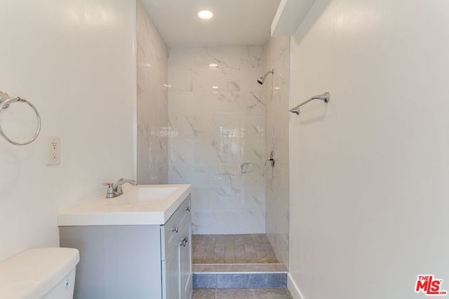 11472 VENTURA E, Studio City (los Angeles), CA 91604