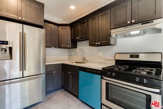11472 VENTURA E, Studio City (los Angeles), CA 91604