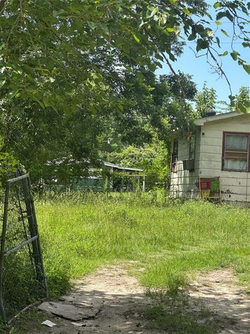 164 Moon Mist Drive, Trinity, TX 75862
