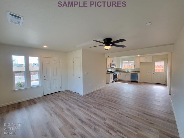 467 E Alameda St, Manteca, CA 95336