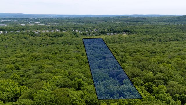 Stantack Road, Middletown, CT 06457