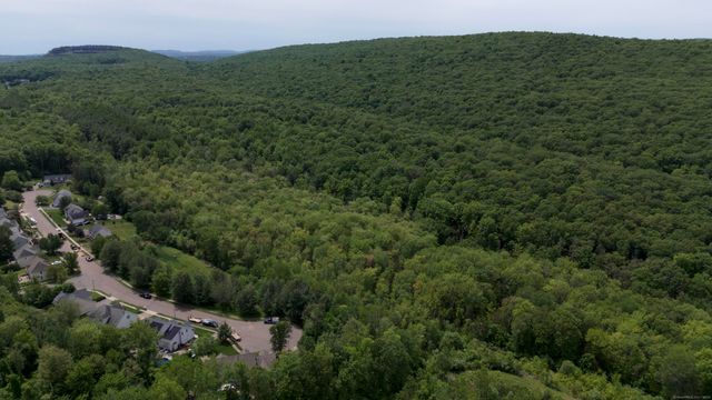 Stantack Road, Middletown, CT 06457