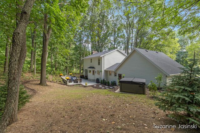 3597 Riverwoods Drive Ne, Plainfield Twp, MI 49341