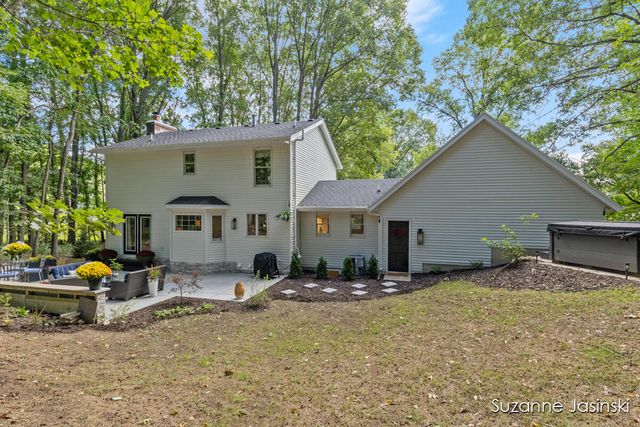 3597 Riverwoods Drive Ne, Plainfield Twp, MI 49341