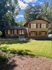 725 Navarre Drive, Stone Mountain, GA 30087