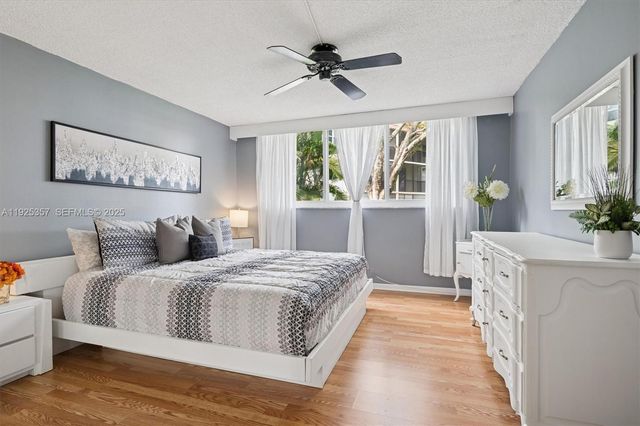 9511 N Hollybrook Lake Drive 108, Pembroke Pines, FL 33025