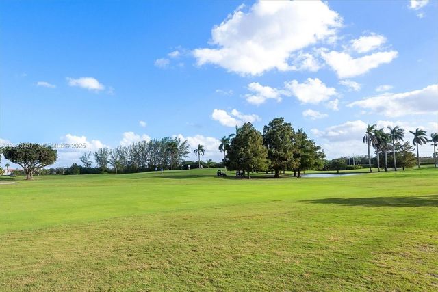 9511 N Hollybrook Lake Drive 108, Pembroke Pines, FL 33025