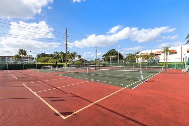 9511 N Hollybrook Lake Drive 108, Pembroke Pines, FL 33025