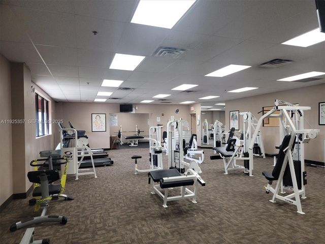 9511 N Hollybrook Lake Drive 108, Pembroke Pines, FL 33025
