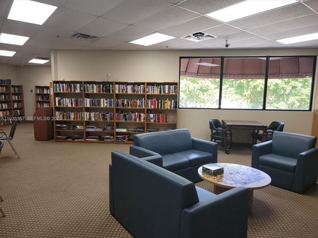 9511 N Hollybrook Lake Drive 108, Pembroke Pines, FL 33025