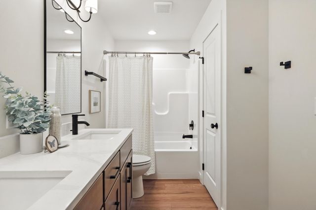 7715 Cub Creek Way, Horace, ND 58047