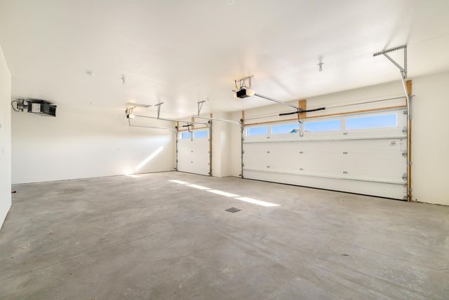 7715 Cub Creek Way, Horace, ND 58047