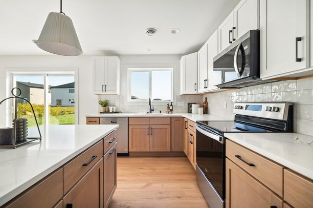 7715 Cub Creek Way, Horace, ND 58047