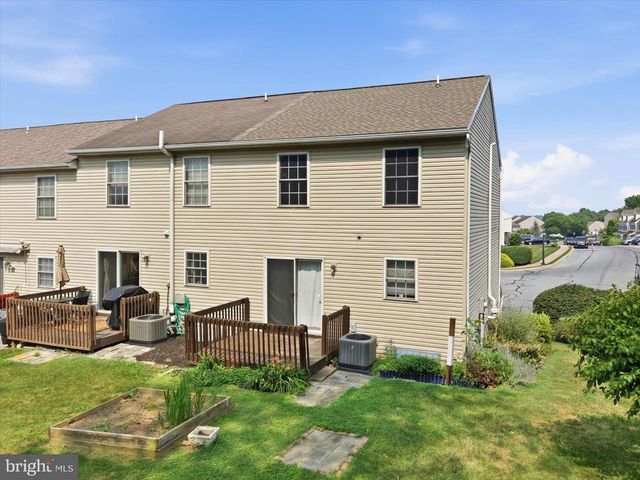 110 ACORN LN, Mountville, PA 17554