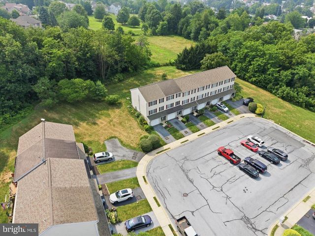 110 ACORN LN, Mountville, PA 17554