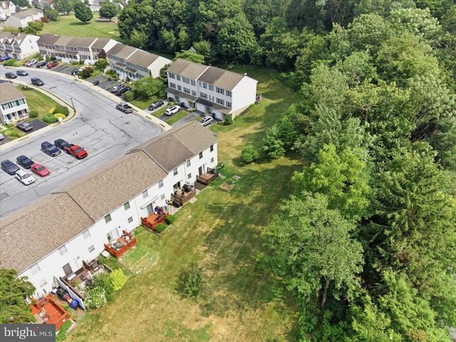 110 ACORN LN, Mountville, PA 17554