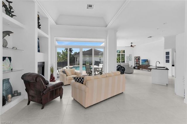 405 Driftwood CT, Marco Island, FL 34145