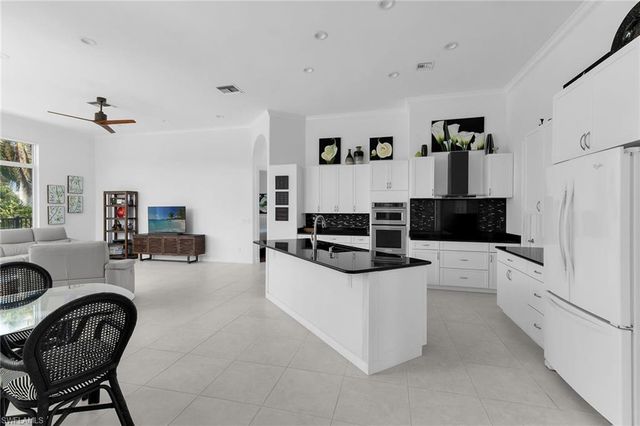 405 Driftwood CT, Marco Island, FL 34145