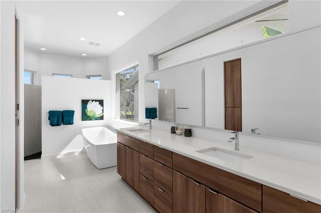 405 Driftwood CT, Marco Island, FL 34145
