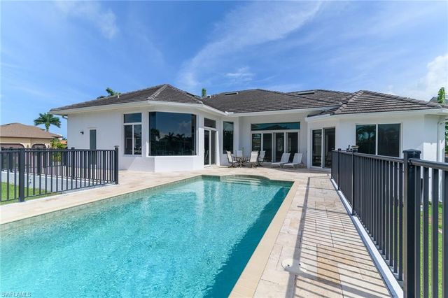 405 Driftwood CT, Marco Island, FL 34145