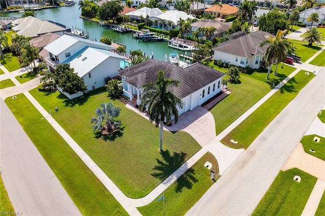 405 Driftwood CT, Marco Island, FL 34145