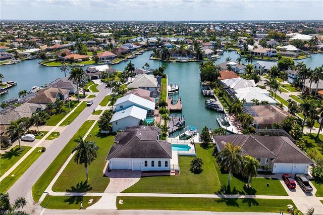 405 Driftwood CT, Marco Island, FL 34145