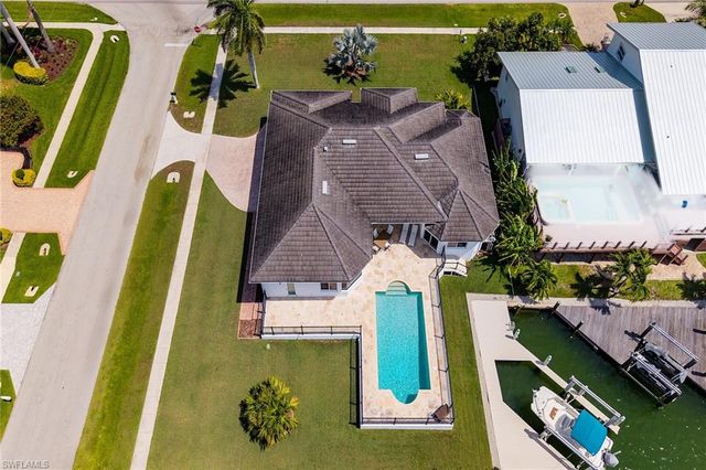 405 Driftwood CT, Marco Island, FL 34145