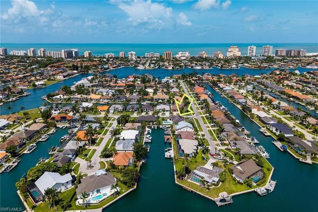 405 Driftwood CT, Marco Island, FL 34145