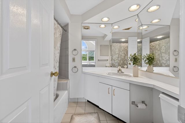 16 Canvasback Way 16, Walpole, MA 02081