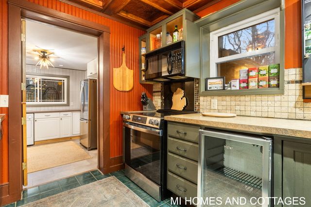 7128 116th Avenue, Ganges Twp, MI 49408