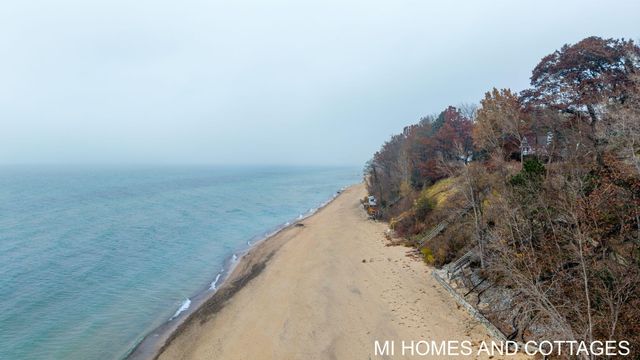 7128 116th Avenue, Ganges Twp, MI 49408