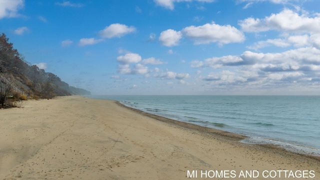 7128 116th Avenue, Ganges Twp, MI 49408