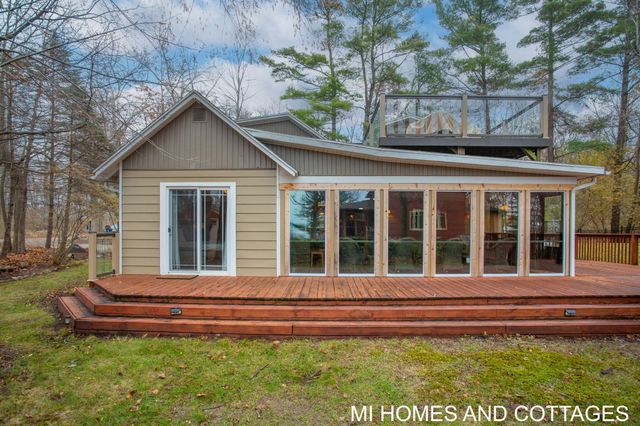 7128 116th Avenue, Ganges Twp, MI 49408