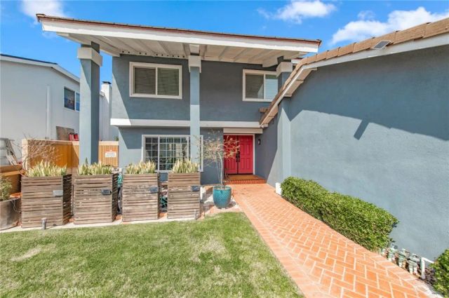 8921 Burlcrest, Huntington Beach, CA 92646