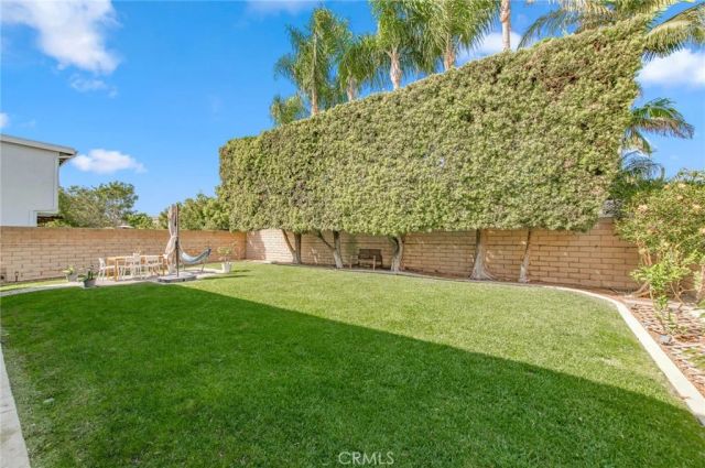 8921 Burlcrest, Huntington Beach, CA 92646