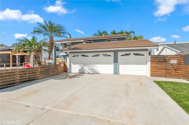 8921 Burlcrest, Huntington Beach, CA 92646
