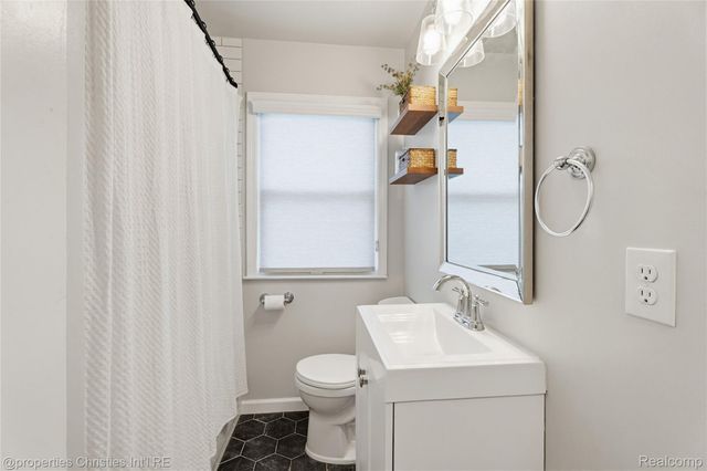 1617 N Vermont Avenue, Royal Oak Charter Township, MI 48067
