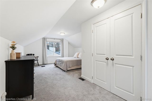 1617 N Vermont Avenue, Royal Oak Charter Township, MI 48067