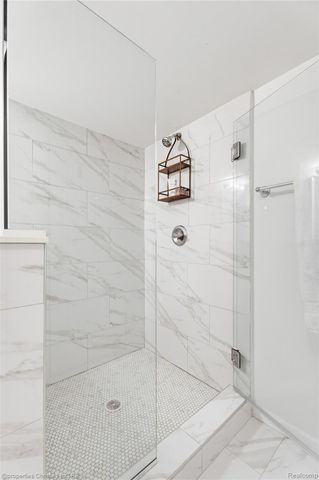 1617 N Vermont Avenue, Royal Oak Charter Township, MI 48067