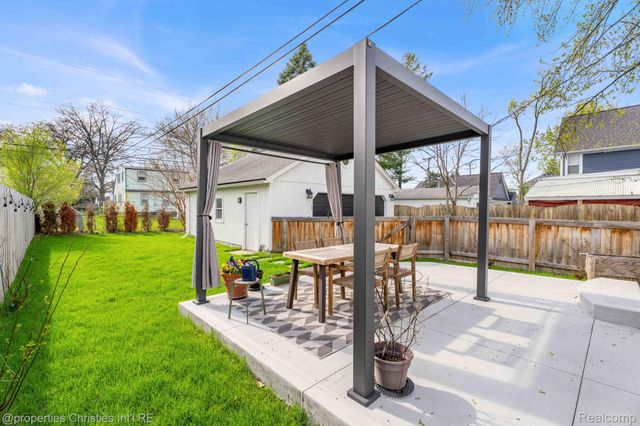 1617 N Vermont Avenue, Royal Oak Charter Township, MI 48067